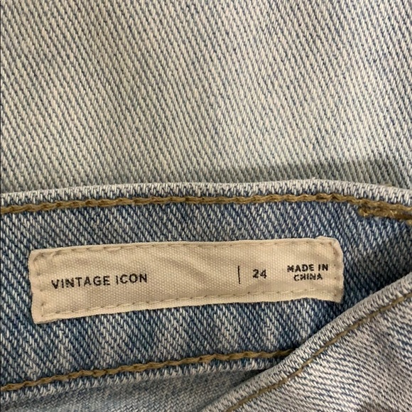 Mom Jeans - Picture 4 of 5